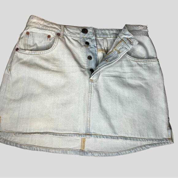 NWT One Teaspoon Brando Denim Mini Skirt Womens 32 11/12 Lightwash Barely Blue - Picture 9 of 15